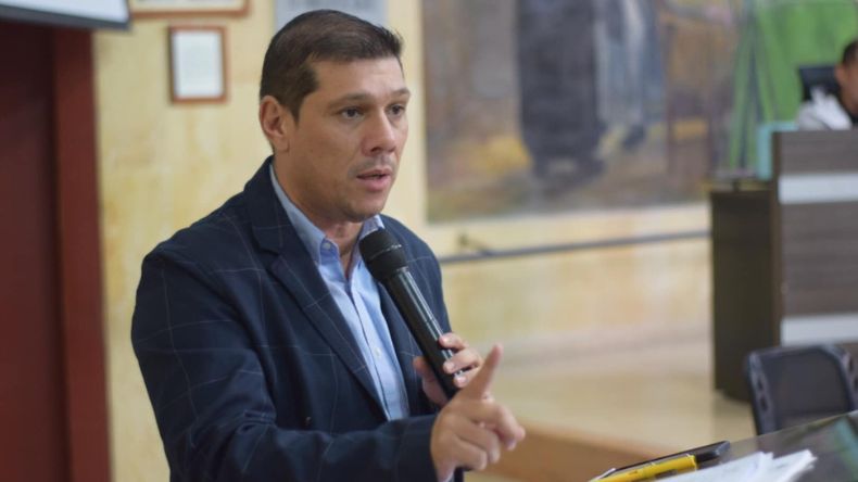 Las irregularidades del contrato exprés que no pudo adjudicar Milton Restrepo Las irregularidades del contrato exprés que no pudo adjudicar Milton Restrepo