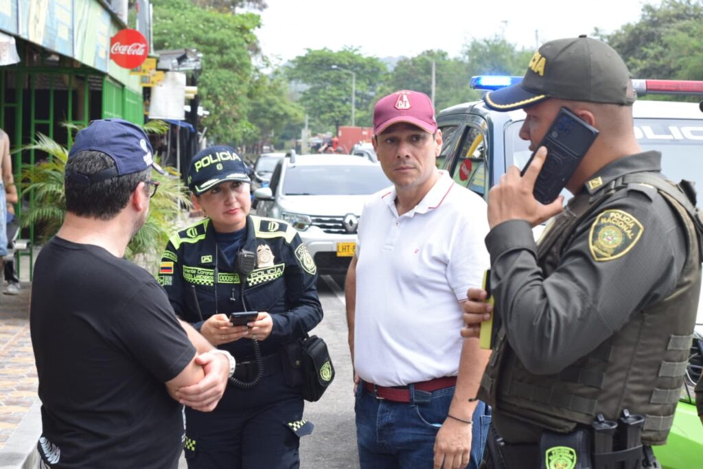 Milton Restrepo deja su cargo como secretario de Gobierno a disposición del alcalde Andrés Hurtado Milton Restrepo deja su cargo como secretario de Gobierno a disposición del alcalde Andrés Hurtado