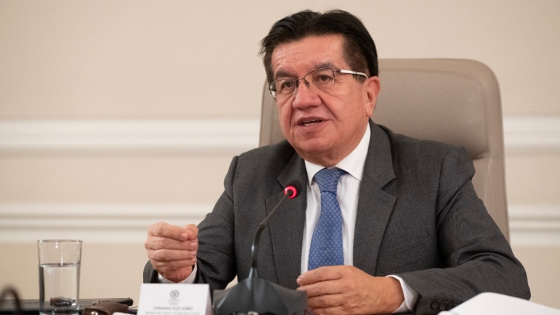 «El 15 de julio debemos tener vacunados a todos los maestros del país»: Ministro de Salud «El 15 de julio debemos tener vacunados a todos los maestros del país»: Ministro de Salud