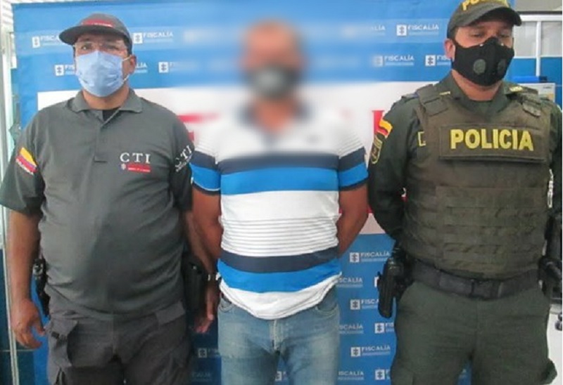 Cárcel para el ‘Monstruo de La Martinica’: habría violado a su hijastra y tuvo dos hijos con ella Cárcel para el ‘Monstruo de La Martinica’: habría violado a su hijastra y tuvo dos hijos con ella