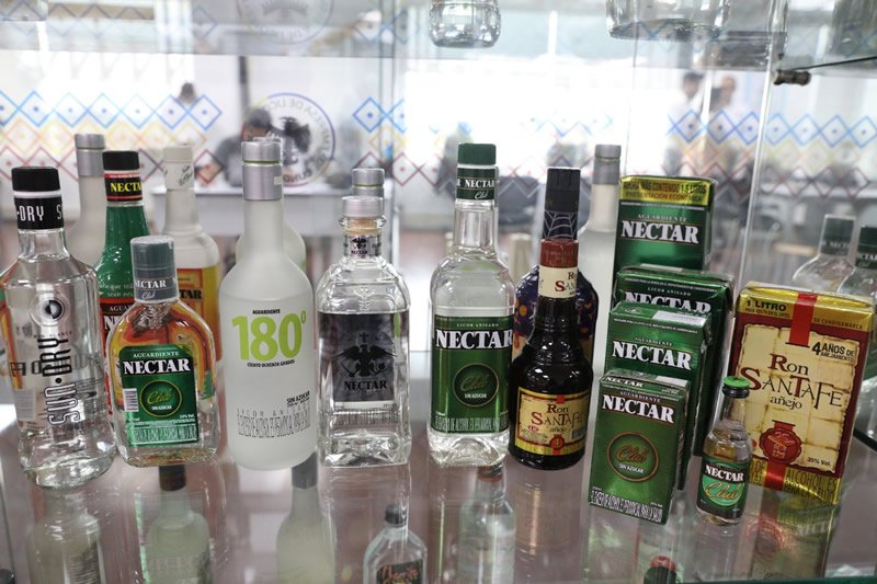 Un grupo empresarial tolimense compite con el gigante ‘Aguardiente Antioqueño’… y en su propio territorio