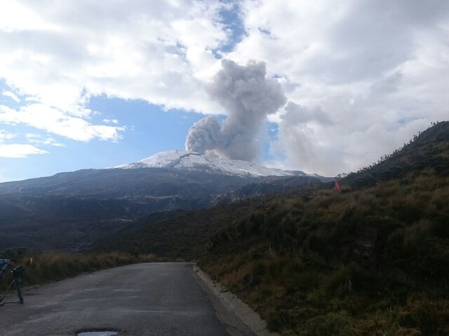 “La actividad del Volcán Nevado del Ruiz sigue siendo muy inestable”: SGC “La actividad del Volcán Nevado del Ruiz sigue siendo muy inestable”: SGC