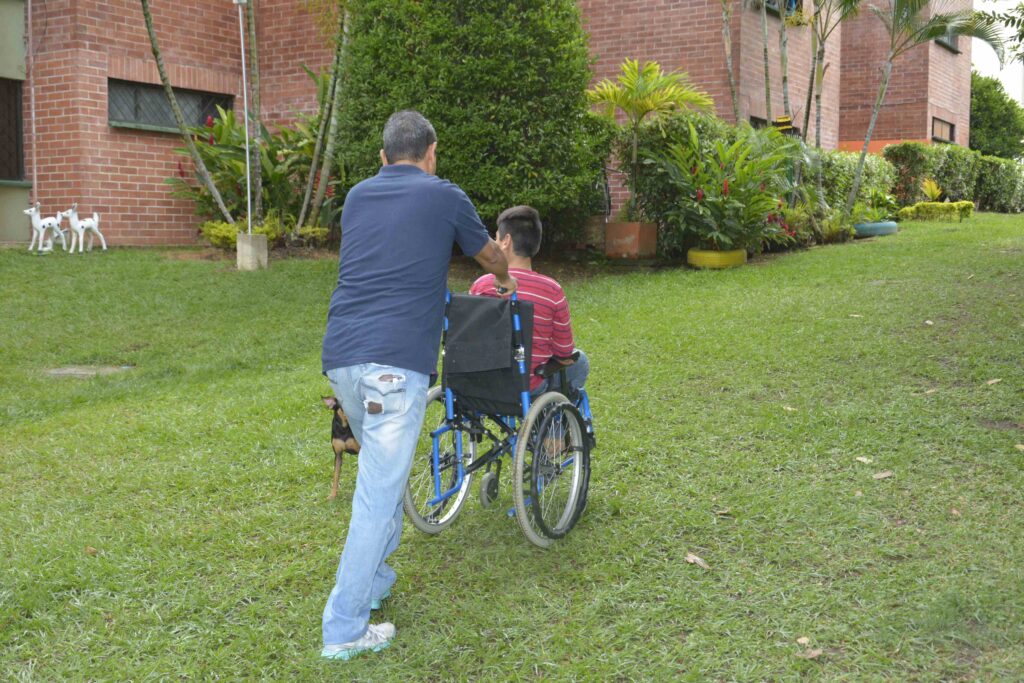 Personas con discapacidad física recibirán sillas de ruedas en Ibagué