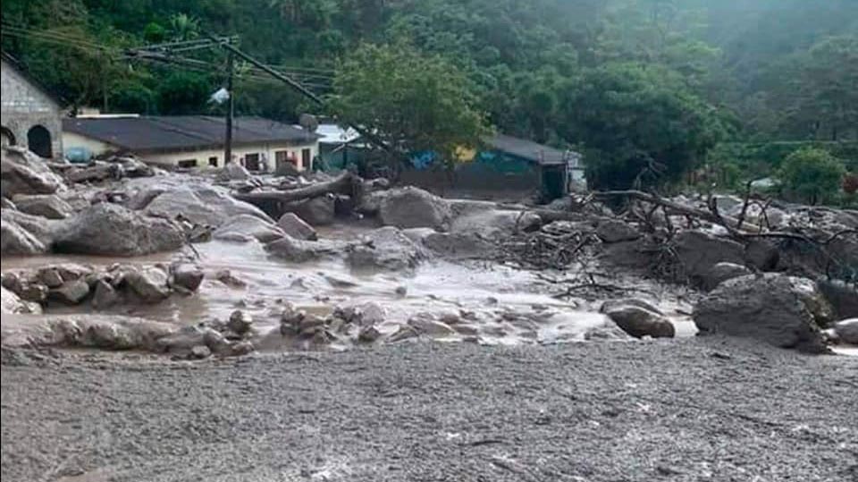 Alcalde de Chaparral pide ayuda al Gobierno Nacional ante avalancha que deja ocho personas desaparecidas