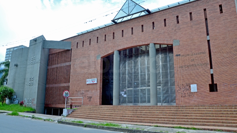 Más de $44 mil millones de inversión en vivienda se han frenado en el Tolima por paro de la Oficina de Registro Más de $44 mil millones de inversión en vivienda se han frenado en el Tolima por paro de la Oficina de Registro