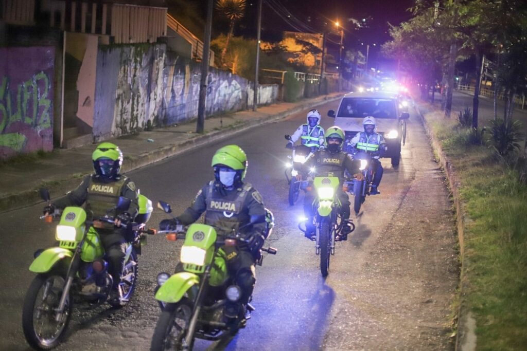 Gobernador dice que respeta la autonomía del alcalde Hurtado, pero insiste en replantear los toque de queda extendidos Gobernador dice que respeta la autonomía del alcalde Hurtado, pero insiste en replantear los toque de queda extendidos