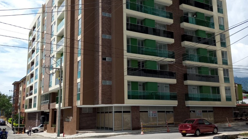 Habitantes del edificio Oporto de Ibagué denuncian negligencia en el suministro de agua potable Habitantes del edificio Oporto de Ibagué denuncian negligencia en el suministro de agua potable