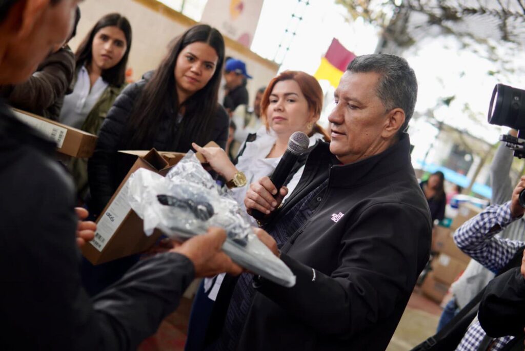 Gobernador Orozco dejó su neutralidad y comenzó a intervenir en las elecciones regionales