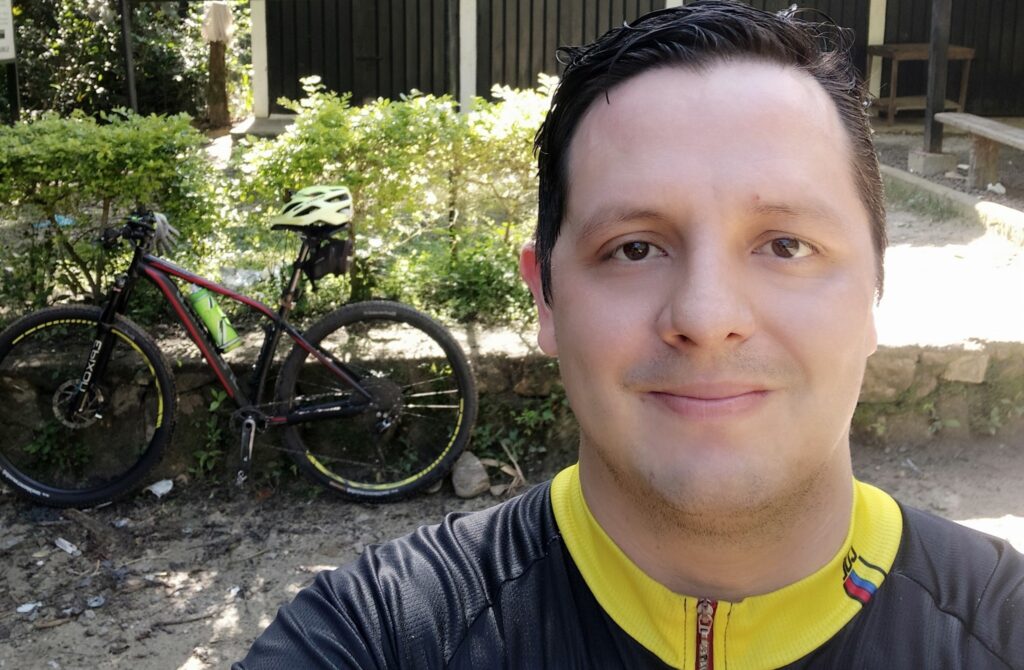 Ciclista atropellado por inspector de policía ebrio aún no es operado por supuesta negligencia de Salud Total Ciclista atropellado por inspector de policía ebrio aún no es operado por supuesta negligencia de Salud Total