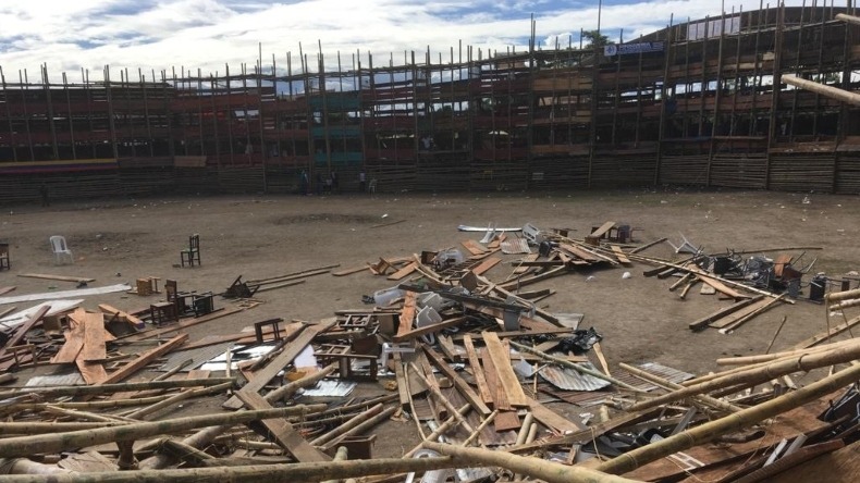 Convocan a afectados por caída de la plaza de toros de El Espinal para radicar sus querellas