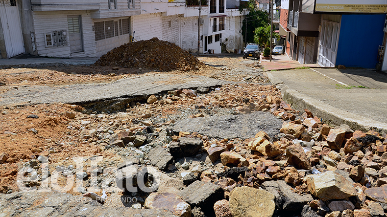 El “camino de herradura” en el que se convirtió una vía del barrio La Pola por abandono de la Alcaldía de Ibagué El “camino de herradura” en el que se convirtió una vía del barrio La Pola por abandono de la Alcaldía de Ibagué