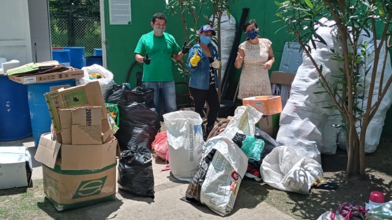 Emprendedores ambientales les pagan a las personas que reciclan en sus casas en Ibagué Emprendedores ambientales les pagan a las personas que reciclan en sus casas en Ibagué