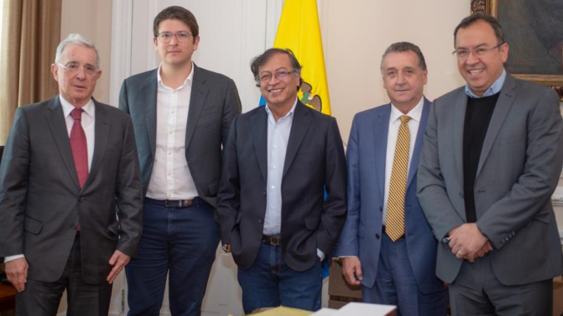 Culminó la reunión entre Petro y Uribe en la Casa de Nariño Culminó la reunión entre Petro y Uribe en la Casa de Nariño