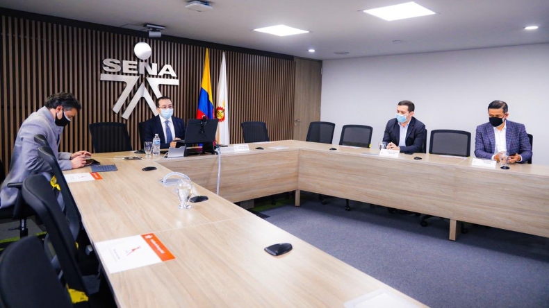 Sena formará a 100.000 nuevos trabajadores para el sector textil Sena formará a 100.000 nuevos trabajadores para el sector textil