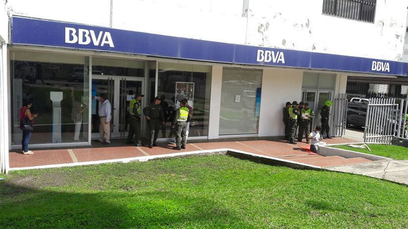 Asaltaron sede del Banco BBVA de Arkacentro Asaltaron sede del Banco BBVA de Arkacentro