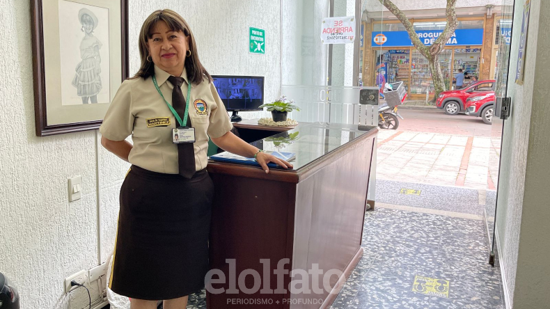 Ella es Rosa Martínez: la mujer que ha sido guarda de seguridad en el centro de Ibagué por 16 años Ella es Rosa Martínez: la mujer que ha sido guarda de seguridad en el centro de Ibagué por 16 años