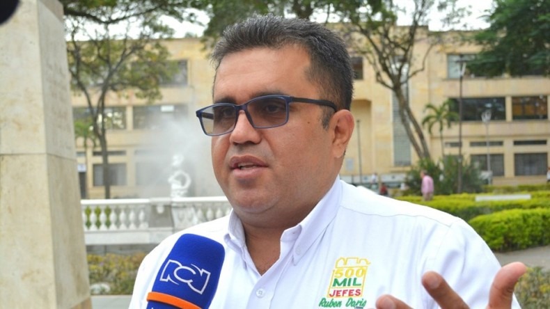 Concejal Correa fue citado por la Fiscalía para ampliar la denuncia sobre el presunto uso indebido del Estadio Murillo Toro Concejal Correa fue citado por la Fiscalía para ampliar la denuncia sobre el presunto uso indebido del Estadio Murillo Toro