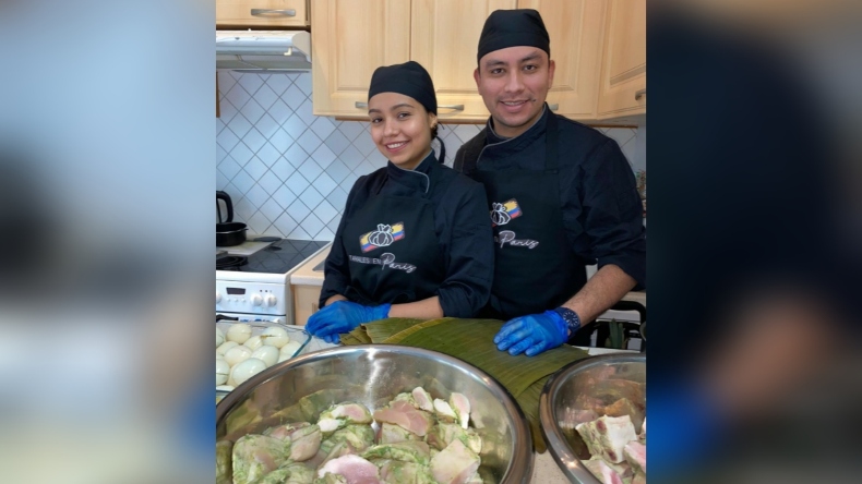 Con más de 2.500 clientes, ibaguereños triunfan en París vendiendo tamales tolimenses