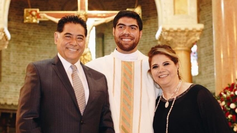 Sacerdote muerto en accidente de tránsito en el Tolima es hijodel exgobernador de Durango Jorge Herrera Caldera