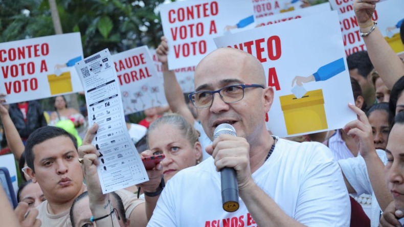 Tras semanas de protestas, Jorge Bolívar llegará al Concejo de Ibagué Tras semanas de protestas, Jorge Bolívar llegará al Concejo de Ibagué