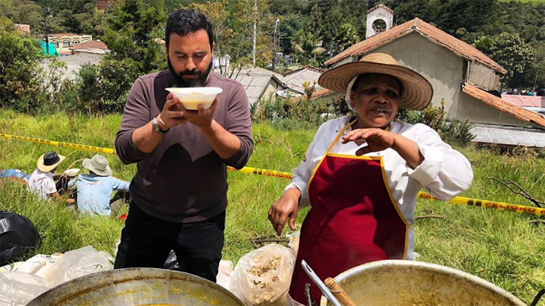 Colombia busca romper récord con la preparación del sancocho más grande del mundo