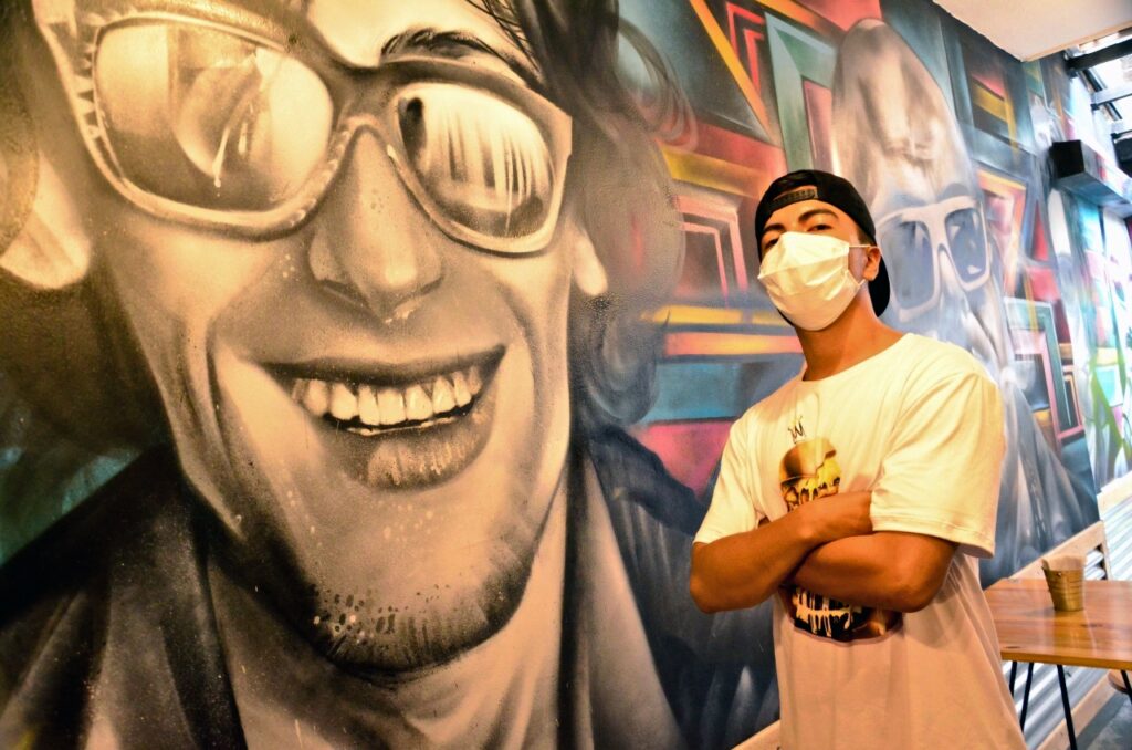 ‘Scrap’: el grafitero ibaguereño que construye sentido de pertenencia en la ciudad por medio del arte ‘Scrap’: el grafitero ibaguereño que construye sentido de pertenencia en la ciudad por medio del arte