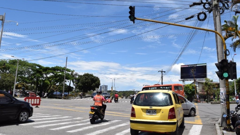 Alcaldía insiste en que fallas en semáforos son por vandalismo, pero no hace nada para resolverlo Alcaldía insiste en que fallas en semáforos son por vandalismo, pero no hace nada para resolverlo