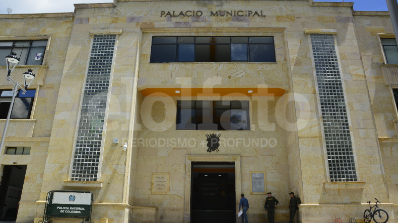 Alcaldía de Ibagué le pide al Gobierno Nacional que concluya las obras de los colegios abandonados por el FFIE Alcaldía de Ibagué le pide al Gobierno Nacional que concluya las obras de los colegios abandonados por el FFIE