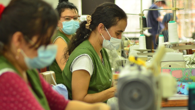 Sancionan ley de reducción de la jornada laboral de 48 a 42 horas en Colombia Sancionan ley de reducción de la jornada laboral de 48 a 42 horas en Colombia
