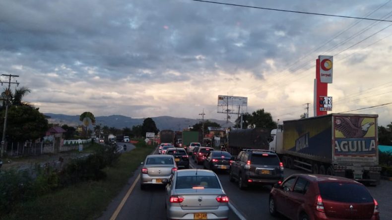 Tenga paciencia: reportan monumental trancón en la vía Bogotá – Ibagué Tenga paciencia: reportan monumental trancón en la vía Bogotá – Ibagué