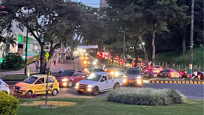 Ibagué no está conectada de manera óptima y limita el desplazamiento Ibagué no está conectada de manera óptima y limita el desplazamiento