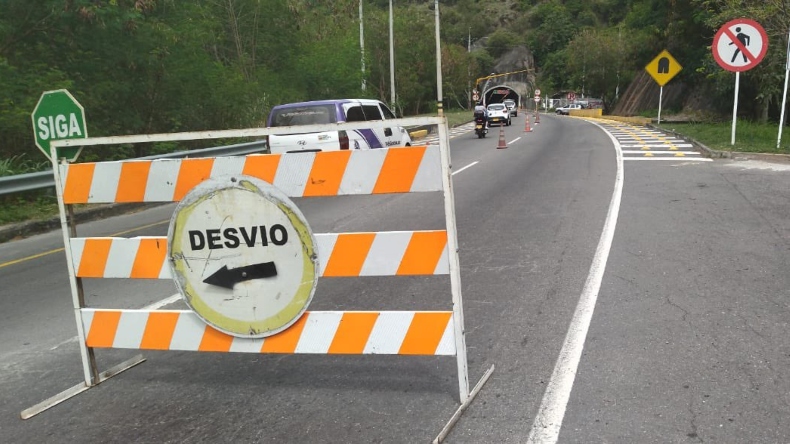 Hay paso a un carril en el Túnel Gualanday por labores de mantenimiento Hay paso a un carril en el Túnel Gualanday por labores de mantenimiento