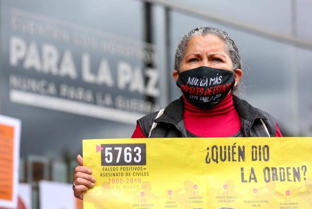 Piden a la JEP que comandantes del Ejército Nacional respondan por 86 ejecuciones extrajudiciales en el Tolima Piden a la JEP que comandantes del Ejército Nacional respondan por 86 ejecuciones extrajudiciales en el Tolima