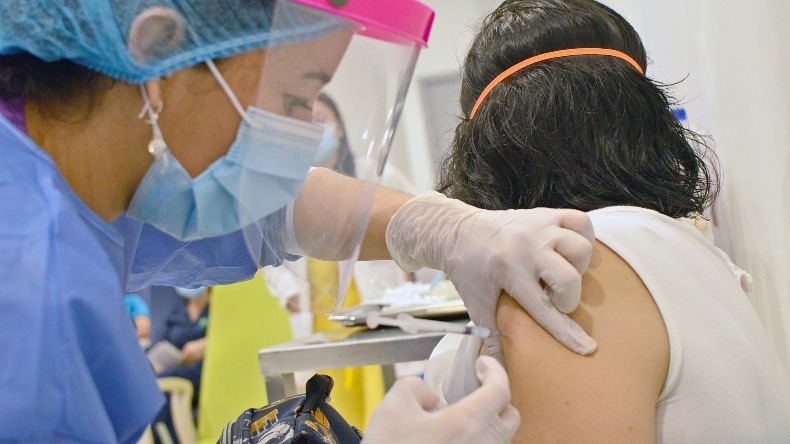 ¿Aún le falta una dosis de la vacuna Sinovac? Conozca dónde recibirla en Ibagué ¿Aún le falta una dosis de la vacuna Sinovac? Conozca dónde recibirla en Ibagué