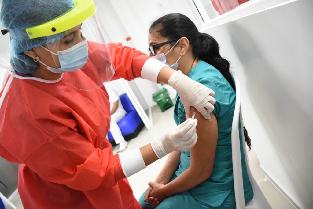 Esta semana aplicarán segunda dosis de vacuna Pfizer al personal de la salud en Ibagué Esta semana aplicarán segunda dosis de vacuna Pfizer al personal de la salud en Ibagué