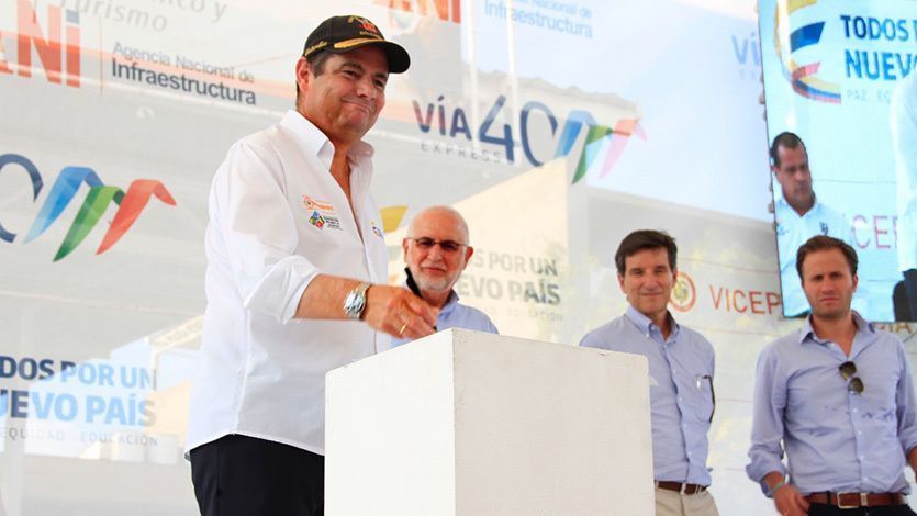 Gobierno firmó el contrato para construir el tercer carril de la autopista Bogotá – Girardot Gobierno firmó el contrato para construir el tercer carril de la autopista Bogotá – Girardot