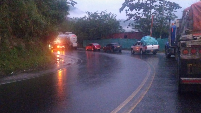 Continúa el paso alterno de una hora en La Línea luego de fatal accidente Continúa el paso alterno de una hora en La Línea luego de fatal accidente