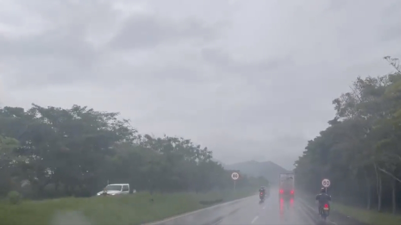 Corredor vial entre Ibagué y Calarcá se mantiene con paso alternado a un solo carril Corredor vial entre Ibagué y Calarcá se mantiene con paso alternado a un solo carril