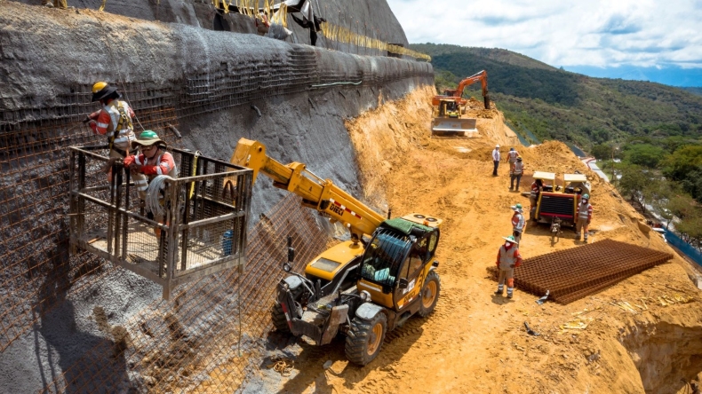 Electromecánicos, fontaneros y conductores de volqueta: entre las más de 400 vacantes ofertadas por Ruta 40 Electromecánicos, fontaneros y conductores de volqueta: entre las más de 400 vacantes ofertadas por Ruta 40