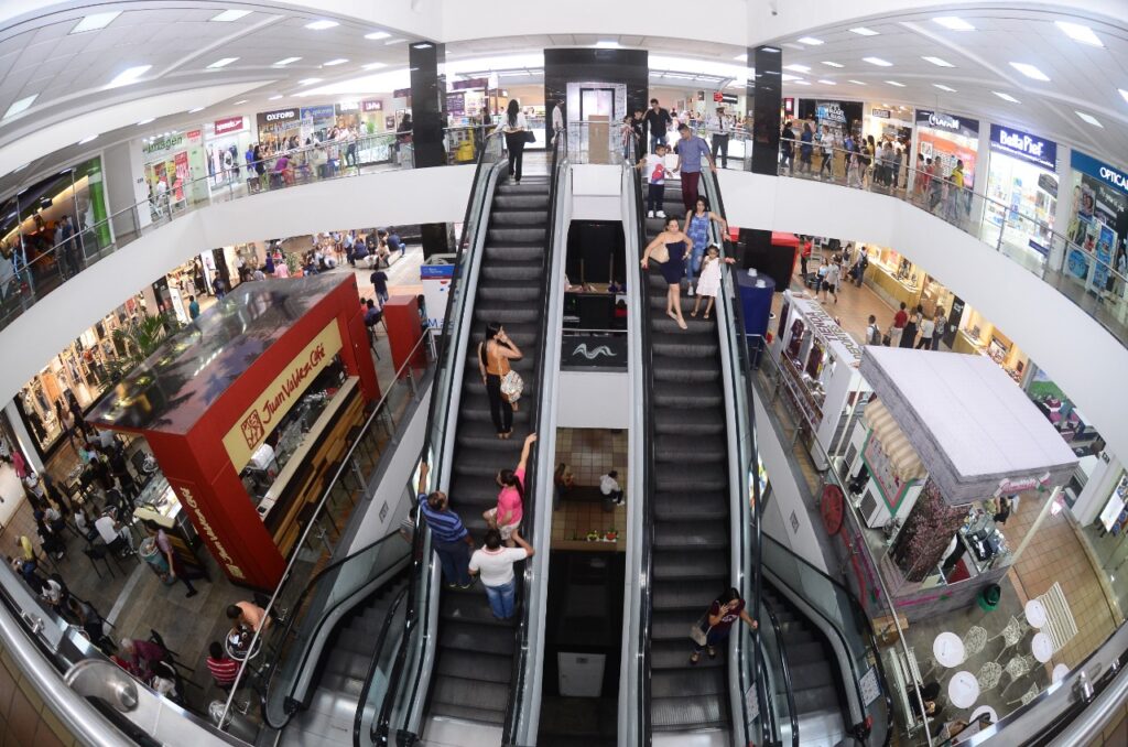 Comerciantes tendrán pérdidas entre el 75% y 100% por paro de transportadores Comerciantes tendrán pérdidas entre el 75% y 100% por paro de transportadores