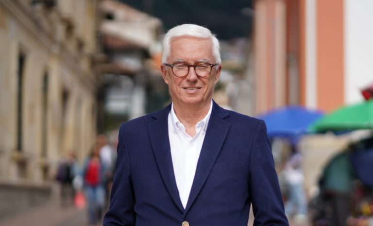 Jorge Robledo hace oficial su candidatura a la Presidencia por el movimiento Dignidad Jorge Robledo hace oficial su candidatura a la Presidencia por el movimiento Dignidad