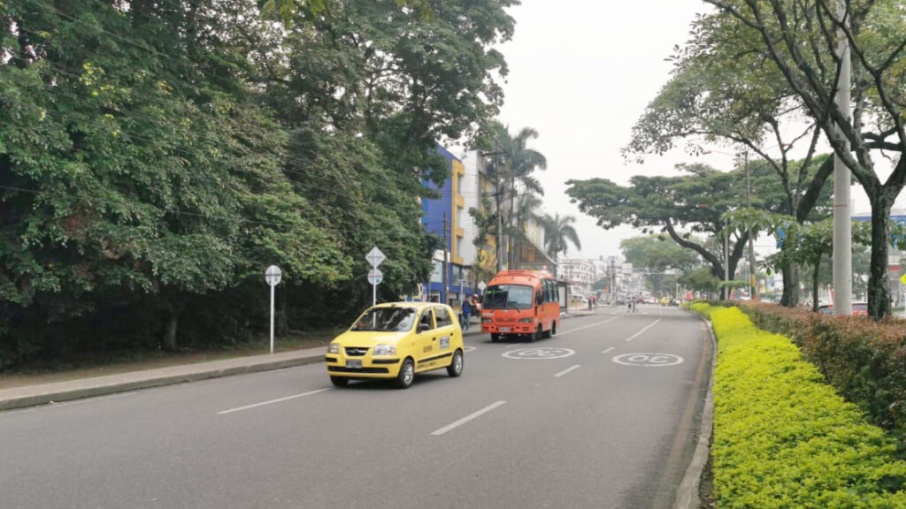 No habrá servicio de busetas y los vehículos particulares solo podrán ir al supermercado o a citas médicas No habrá servicio de busetas y los vehículos particulares solo podrán ir al supermercado o a citas médicas