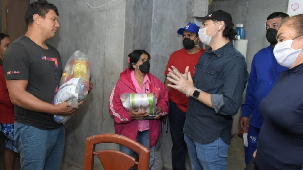 Autoridades entregaron más de 2.000 mercados a familias vulnerables de Ibagué Autoridades entregaron más de 2.000 mercados a familias vulnerables de Ibagué