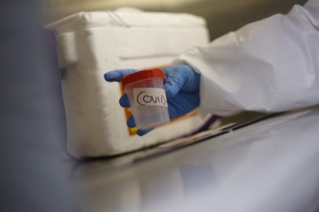 Superindustria ordenó el cierre de cuatro empresas que comercializaban supuestas pruebas de COVID-19 Superindustria ordenó el cierre de cuatro empresas que comercializaban supuestas pruebas de COVID-19