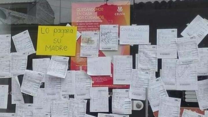 Vallecaucanos ‘empapelaron’ sede de Celsia en protesta a los desmesurados incrementos en la factura de energía Vallecaucanos ‘empapelaron’ sede de Celsia en protesta a los desmesurados incrementos en la factura de energía