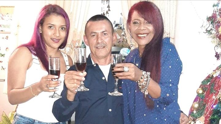 “Mi papá siempre fue agresivo con mi mamá, la amenazaba todo el tiempo con cuchillo”: hija de mujer asesinada en el barrio Los Ciruelos de Ibagué “Mi papá siempre fue agresivo con mi mamá, la amenazaba todo el tiempo con cuchillo”: hija de mujer asesinada en el barrio Los Ciruelos de Ibagué