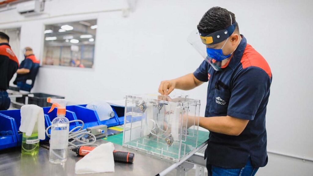 Emprendedores de Medellín avanzan en la creación de ventiladores artificiales Emprendedores de Medellín avanzan en la creación de ventiladores artificiales