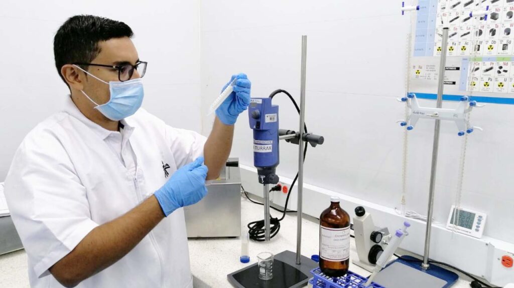 Sena Tolima desarrolla un líquido libre de químicos para desinfectar la comida Sena Tolima desarrolla un líquido libre de químicos para desinfectar la comida