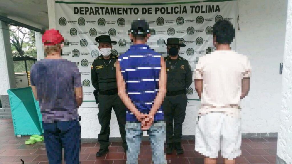 Tres hombres fueron capturados en una mina ilegal que ya había sido desmantelada Tres hombres fueron capturados en una mina ilegal que ya había sido desmantelada