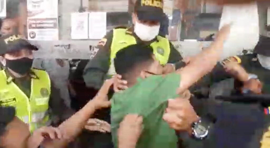 Manifestación de trabajadores de la empresa de Velotax terminó en disturbios Manifestación de trabajadores de la empresa de Velotax terminó en disturbios